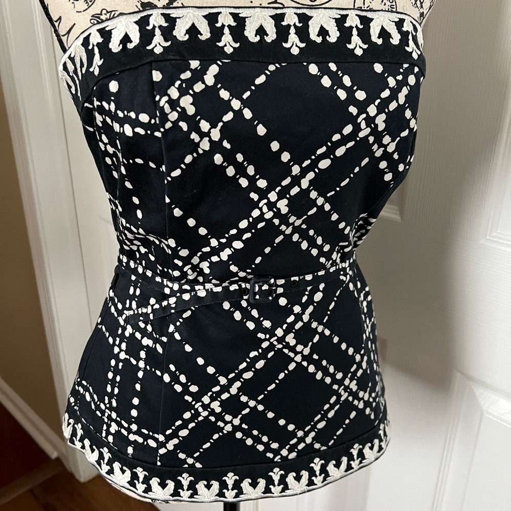 Black and White Strapless Top